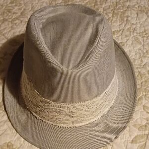 Chatties White and Gray Striped Hat